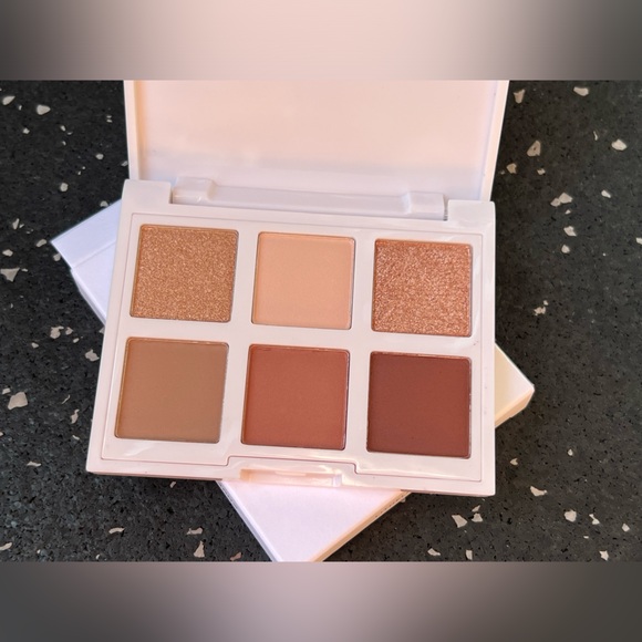 LITHE BEAUTY | Night & Day Eyeshadow Palette - Picture 8 of 9